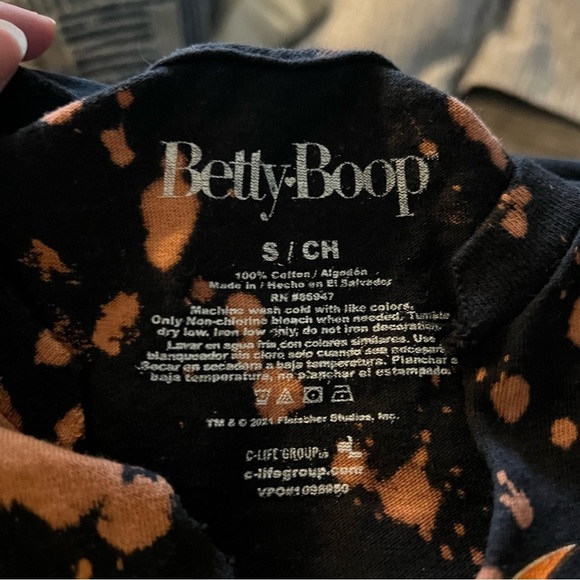 3/$30 🍂 Betty Boop Bettys Biker Born To Rule Motorcycle Cropped T Shirt - Picture 8 of 8